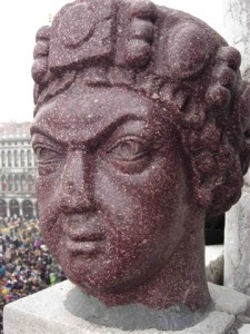 Porfido Egiziano, Venezia, balconata di San Marco, Testa di Giustiniano II "Rinotmeto" cioè con il naso tagliato, 705 d.C.