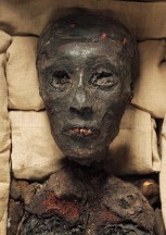 BUFALE ARCHEOLOGICHE dal Giornale dell’Arte Ottobre 2015 “Tut non esce da casa”